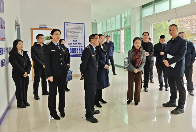 利来囯际副局长王玲率队到佛山基层市场监管所调研